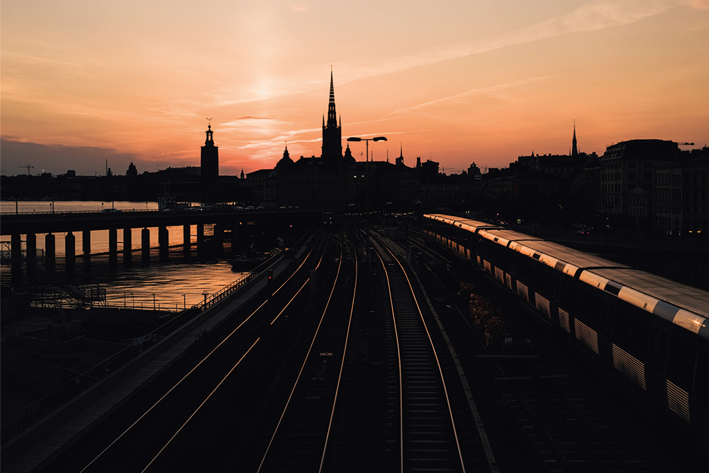 Stockholm railway in dawn. Photo Michael Odelberth
